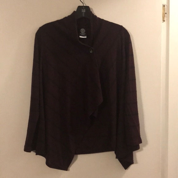 bobeau Sweaters - Bobeau wine/black sweater
